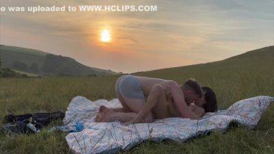 We Make Love In Public Field Until Milf Cums And Left With Creampie - hclips.com - Britain - British