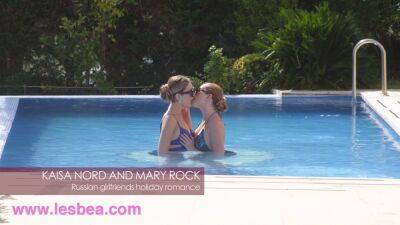 Russian girlfriends Kaisa Nord and Mary Rock outdoor lesbian sex - sexu.com - Russia