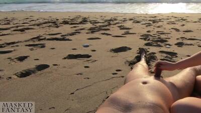 Public Beach Handjob: Beauty In Bikini Makes Him Get A Huge Cumshot At The Beach - hclips.com