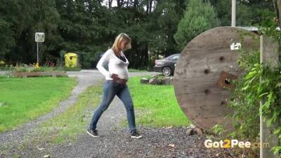 Pregnant Girl Pissing In Public - hclips.com