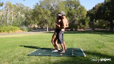 Amateur Couple Fucks In Public Park - hclips.com
