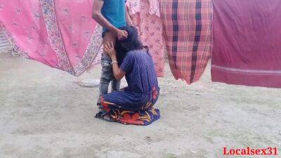 Indian Desi Couple Fuck Outdoor In Public Places - hclips.com - India - Indian