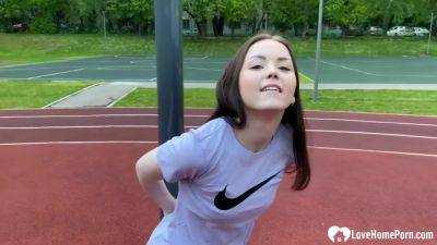 Fucking A Babe From An Outdoor Gym - hclips.com