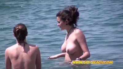 Nude Beach Exhibitionists Voyeur Babes Close-Up Outdoor Video - hclips.com - latina
