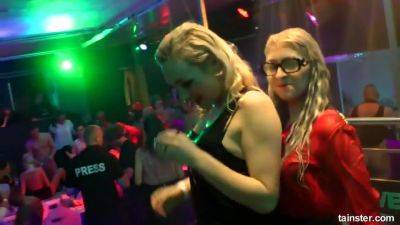 Drunk Lesbians Public Dancing - upornia.com
