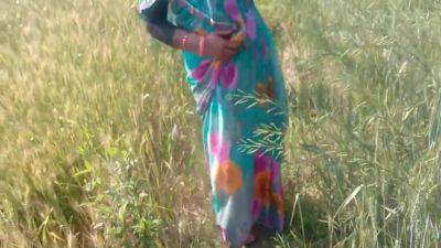 Indian Outdoor Sex 10 Min With Village Outdoor - hclips.com - India - Indian