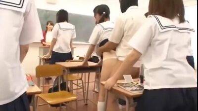 Divine Japanese gal in fisting in public - sunporno.com - Japan - Asian - Japanese