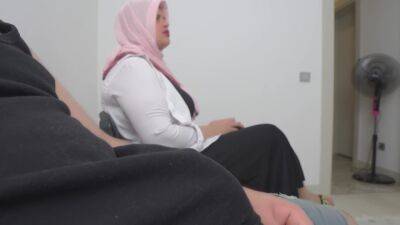 Muslim Hijab girl caught me jerking off in Public waiting room.-MUST SEE REACTION. - txxx.com