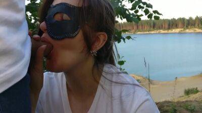 Girl Sucking With Cumshot On The Public Beach - hotmovs.com - Russia