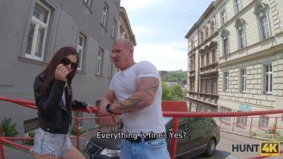Czech couple trades sex for cash in public with BF - sexu.com - Czech