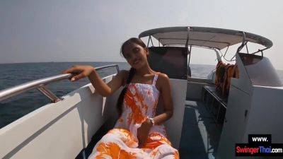 Amateur Teen Couple Had Sex On A Rented Boat In Public - hclips.com - Asian