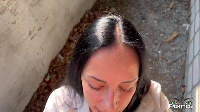 Quick Public Blowjob At A Photo Shoot With Cum In Mouth - hclips.com