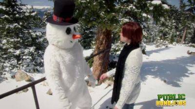 Public Handjobs Brandi de Lafey Strokes A Snowman - txxx.com
