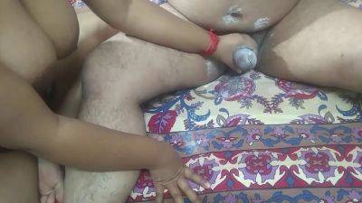 Big booty Indian amateur gets kinky with her big dicked lover in public - sexu.com - India - Indian