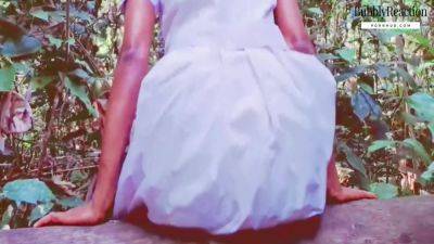කල ඉදන චට Sri Lankan 18+ Schoolgirl Outdoor Masturbate And Pissing Clear Sinhala Voice - hclips.com - India - Sri Lanka - Indian