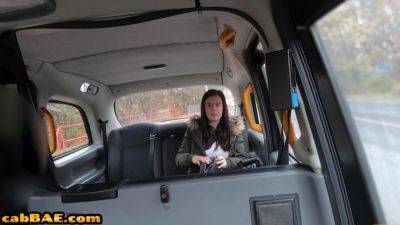 Greedy taxi babe fucked outdoor in cab by taxi driver - hotmovs.com