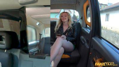 British blonde takes on taxi driver's big cock in public & takes it deep in her pussy - sexu.com - Britain - British