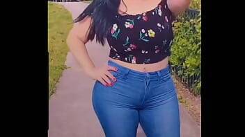 Lorena loves to show off her ass in public - xvideos.com - latina