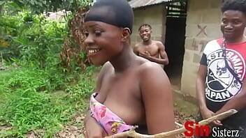 Two Brothers Caught Fucking Two Local African Black With Vagina Sisters Farming In Public, - xvideos.com - India - Indian